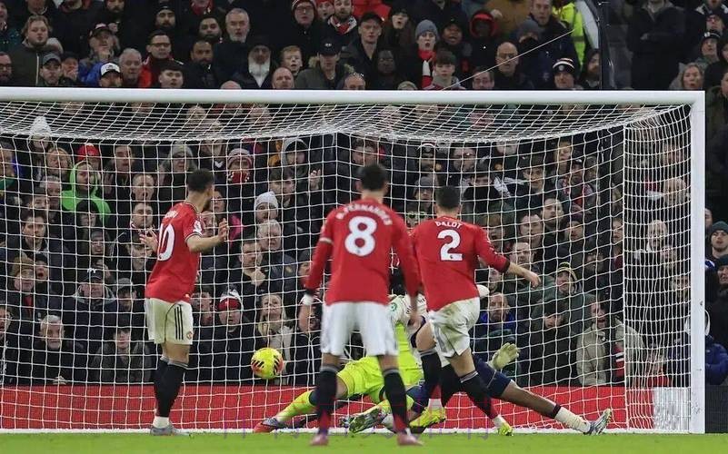 当关键球员陆续请伤病假，曼联走得深一脚浅一脚并不奇怪