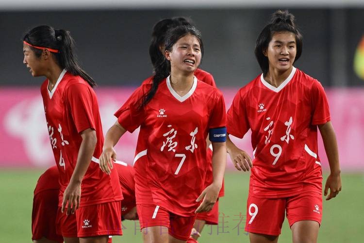 梅州U14男、女足代表队成功晋级重点城市组比赛八强 梅州U14男、女足代表队成功晋级重点城市组比赛八强