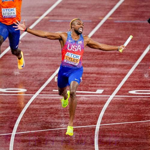 贝纳维德斯获得冠军 桑德斯领跑总成绩榜 贝纳维德斯获得冠军 桑德斯领跑总成绩榜