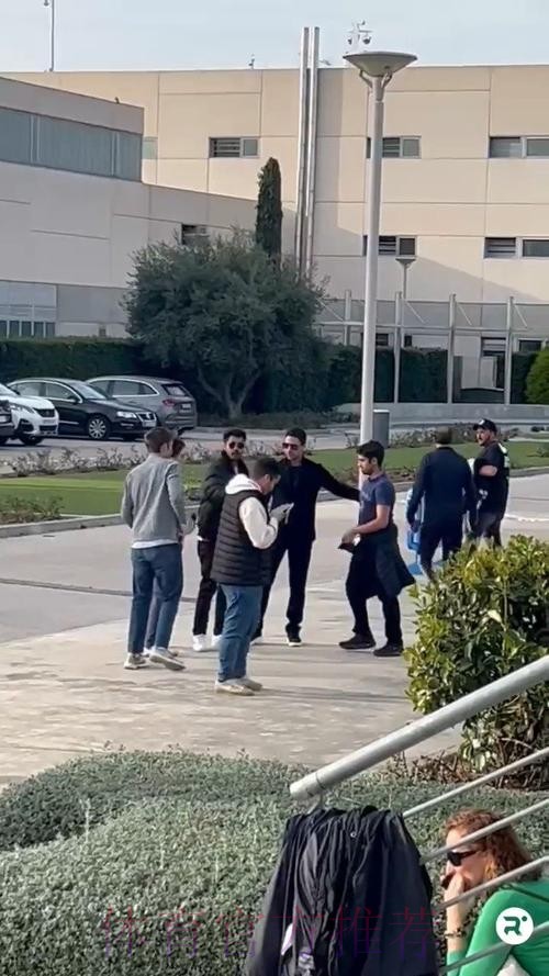 挖角?阿尔特塔现身皇马基地 观看青年队马德里德比 挖角?阿尔特塔现身皇马基地 观看青年队马德里德比