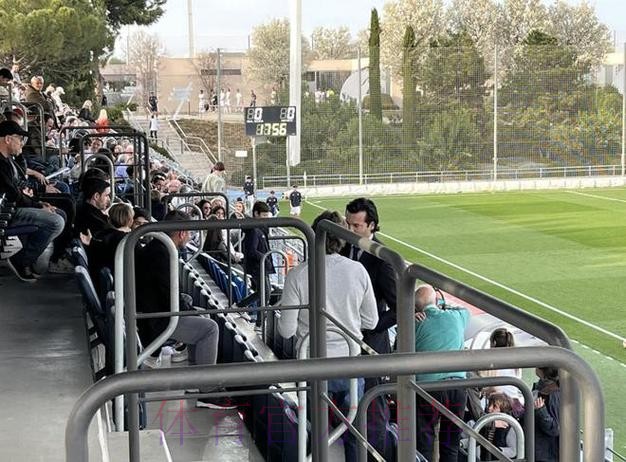 挖角?阿尔特塔现身皇马基地 观看青年队马德里德比 挖角?阿尔特塔现身皇马基地 观看青年队马德里德比